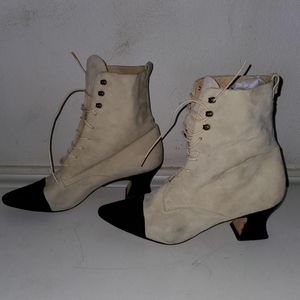 Vintage Kenneth Cole Victorian Style Booties